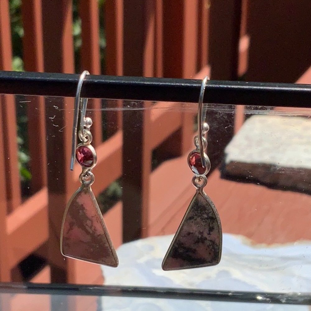 BOUTIQUE BLACK MANGANESE & GARNET 925 EARRINGS - Picture 4 of 8